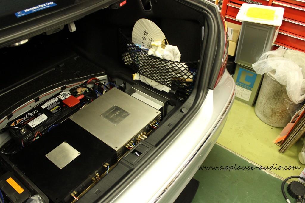 メルセデスベンツ　E63 AMG audio-technica REXAT BRAX アンプ