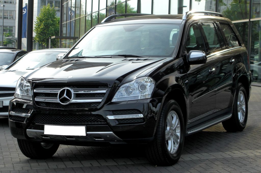 Mercedes_GL_350_CDI_BlueEFFICIENCY_4MATIC_(X164)_Facelift_front_20100710