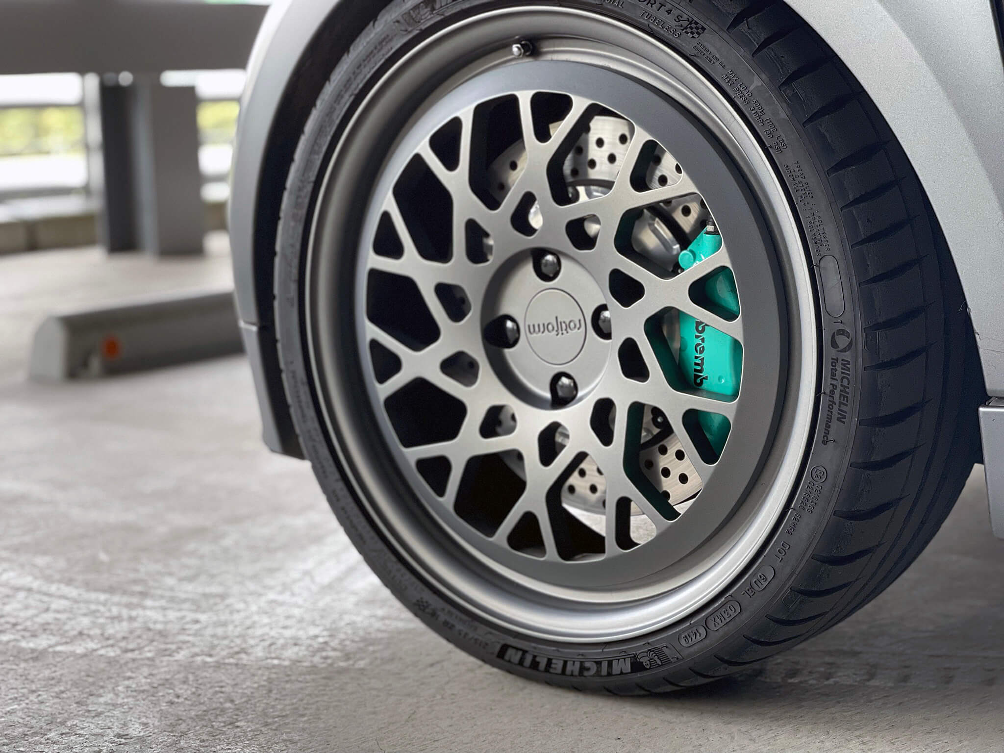 453 smart Brabus fortwo に Brembo ブレーキ装着 - Blog - Applause